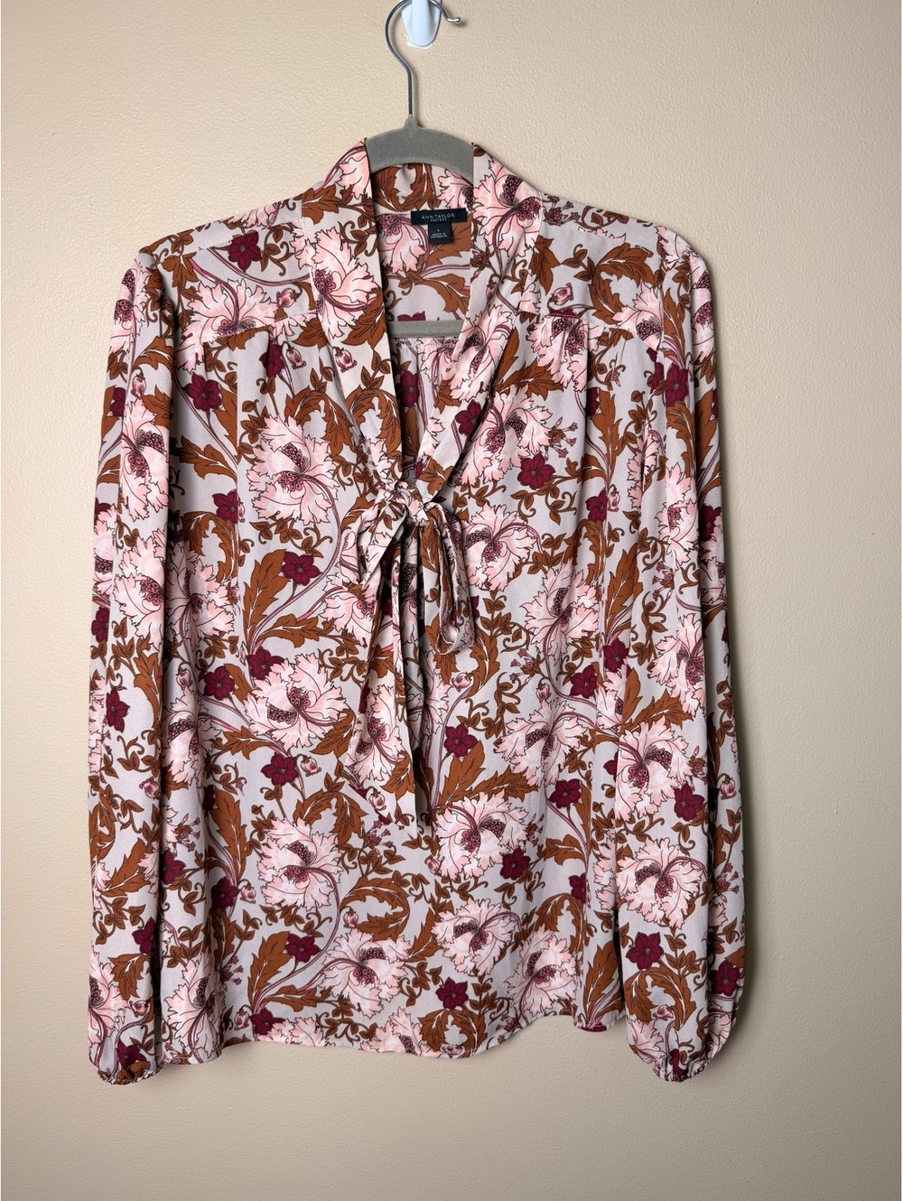 Ann Taylor Factory Floral Tie Neck Blouse Size L Autumn Leaves Print Long Sleeve